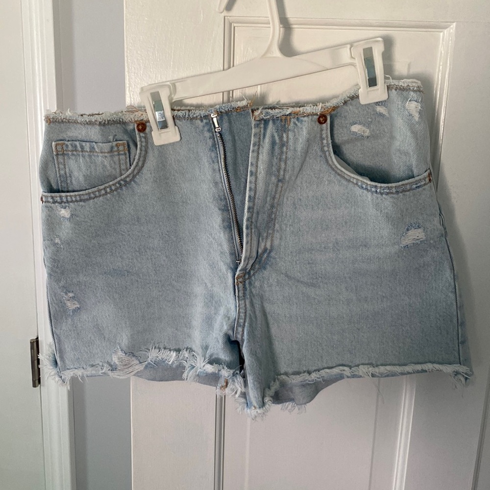 Zara light wash shorts
